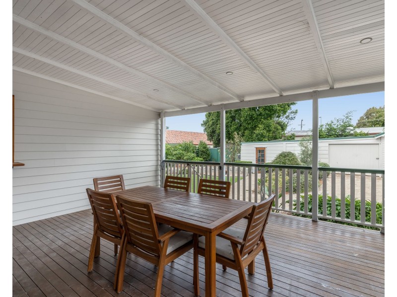 12 Henderson Street, Newtown QLD 4350
