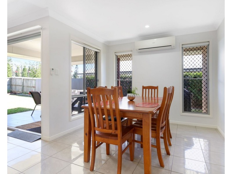 33 Sweeney Street, Kearneys Spring QLD 4350