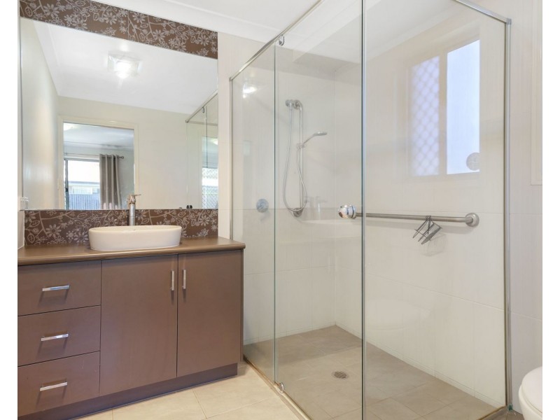 33 Sweeney Street, Kearneys Spring QLD 4350