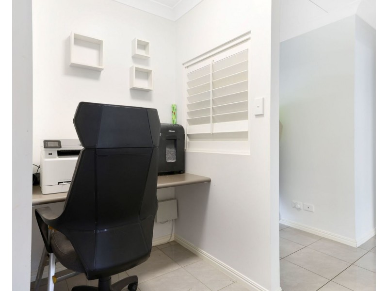 33 Sweeney Street, Kearneys Spring QLD 4350