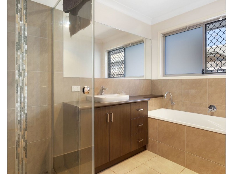 33 Sweeney Street, Kearneys Spring QLD 4350