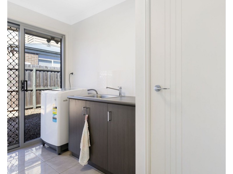 33 Sweeney Street, Kearneys Spring QLD 4350