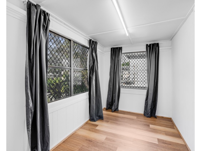 220 Bridge Street, Newtown QLD 4350