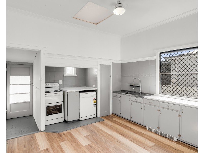220 Bridge Street, Newtown QLD 4350