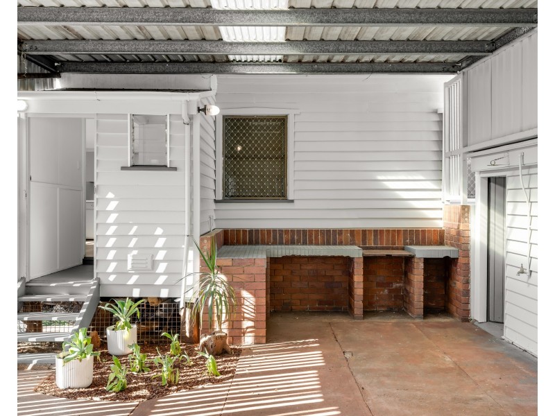 220 Bridge Street, Newtown QLD 4350
