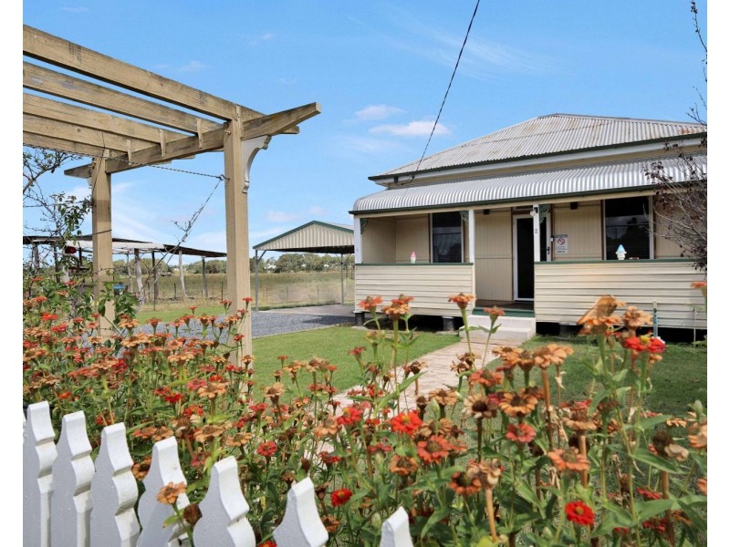 2 Pratten Street, Warwick QLD 4370