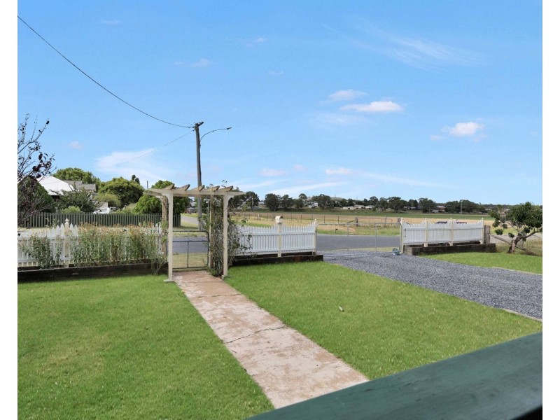 2 Pratten Street, Warwick QLD 4370