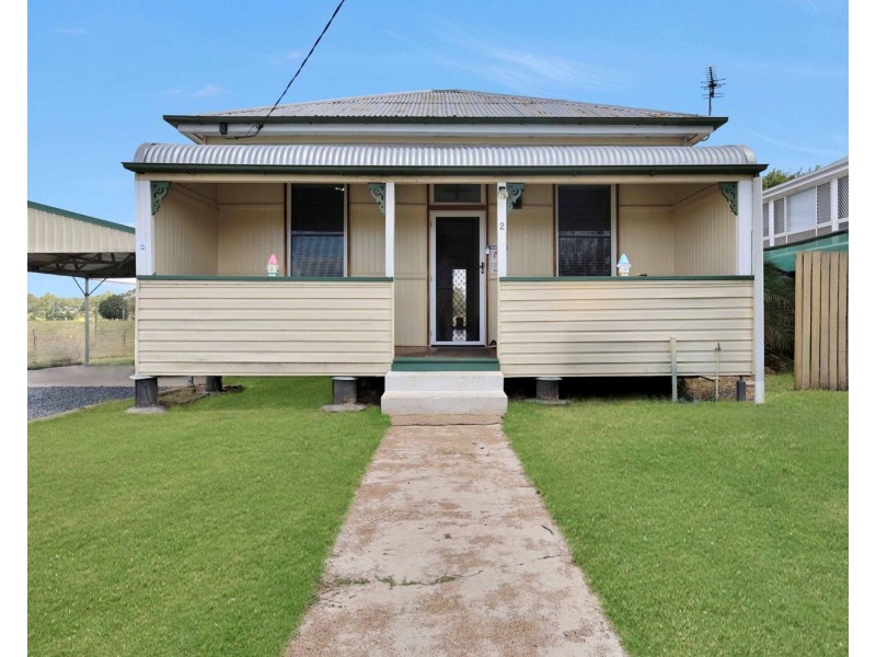 2 Pratten Street, Warwick QLD 4370