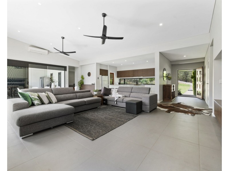 11/81 Tabletop Drive, Withcott QLD 4352