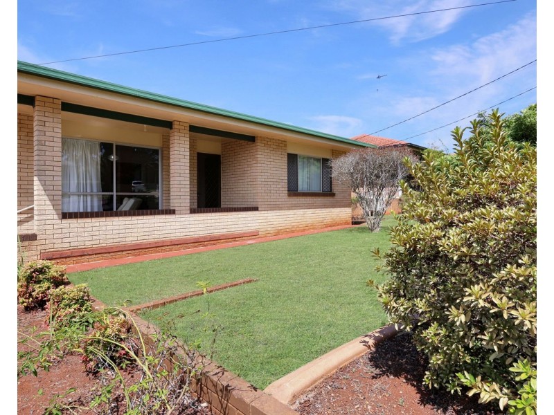 72 Debra Street, Centenary Heights QLD 4350