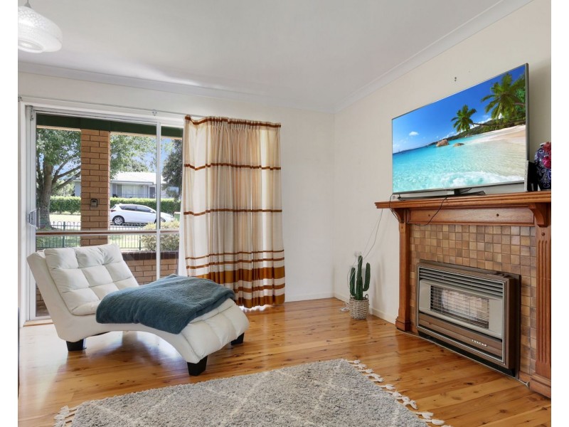 72 Debra Street, Centenary Heights QLD 4350