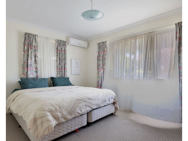 72 Debra Street, Centenary Heights QLD 4350