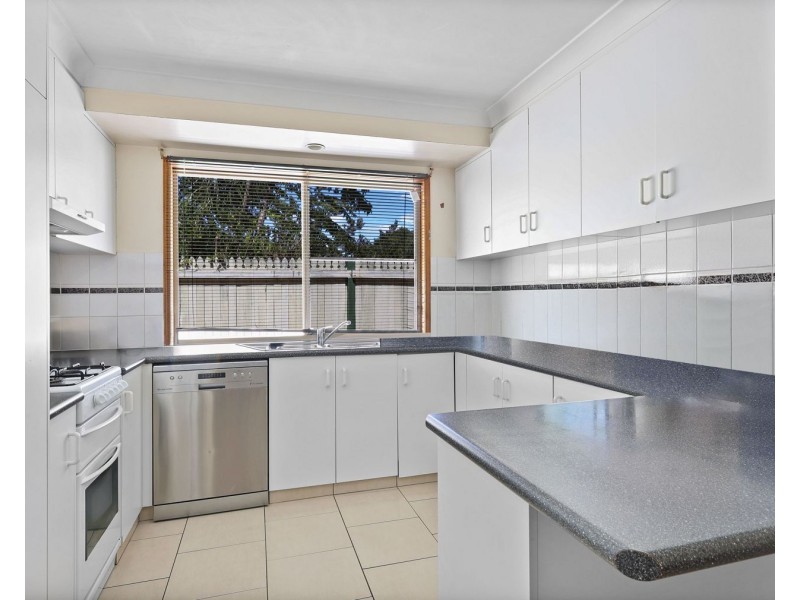 2/416 West Street, Kearneys Spring QLD 4350