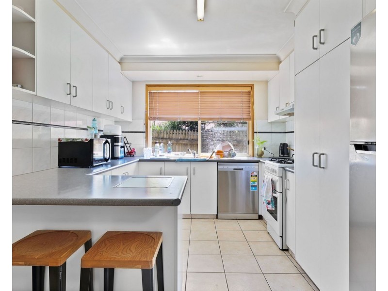 2/416 West Street, Kearneys Spring QLD 4350