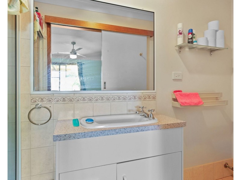 2/416 West Street, Kearneys Spring QLD 4350