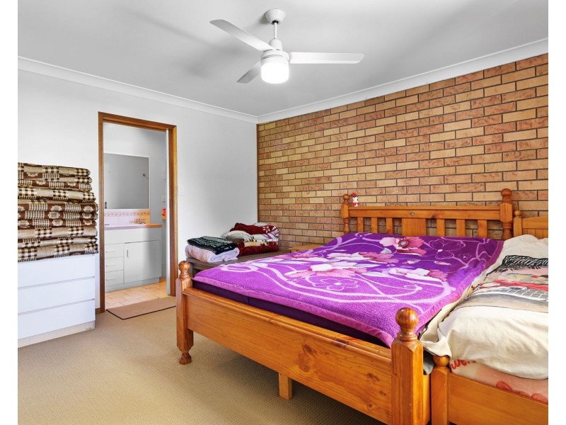 2/416 West Street, Kearneys Spring QLD 4350