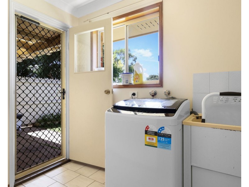 2/416 West Street, Kearneys Spring QLD 4350