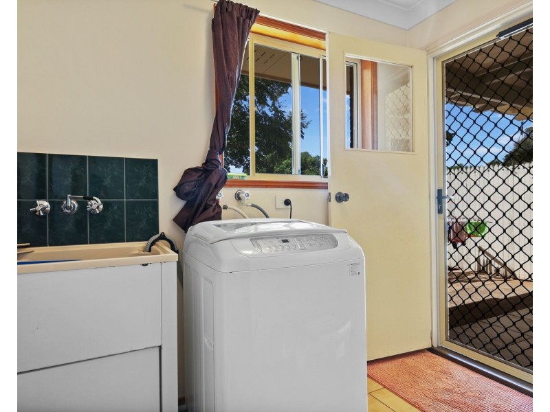 2/416 West Street, Kearneys Spring QLD 4350