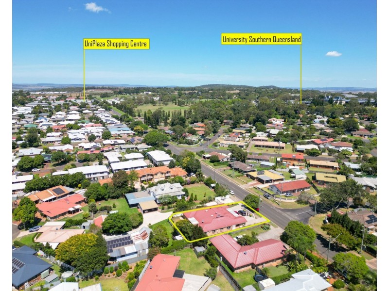 2/416 West Street, Kearneys Spring QLD 4350