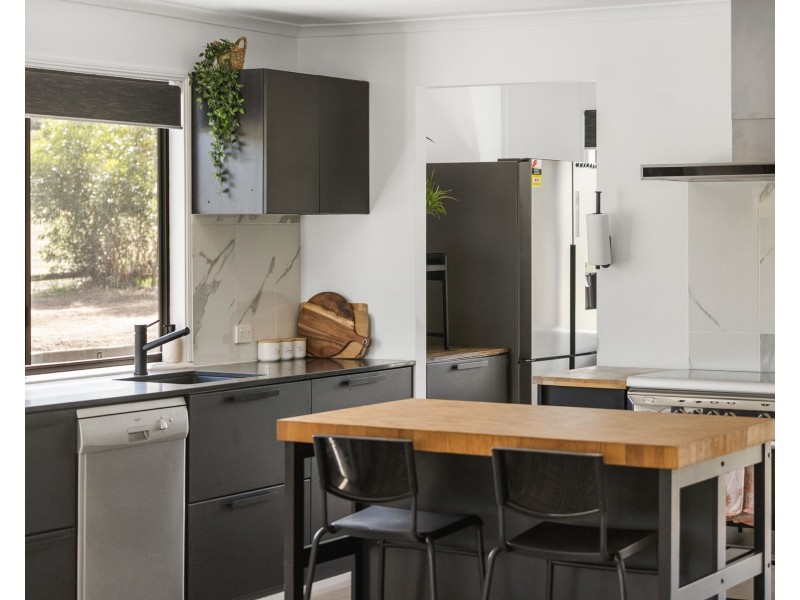 38 Goombungee-Meringandan Road, Meringandan West QLD 4352