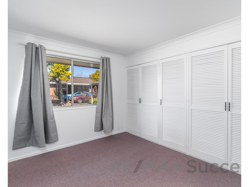 2/378 Hume Street, Centenary Heights QLD 4350