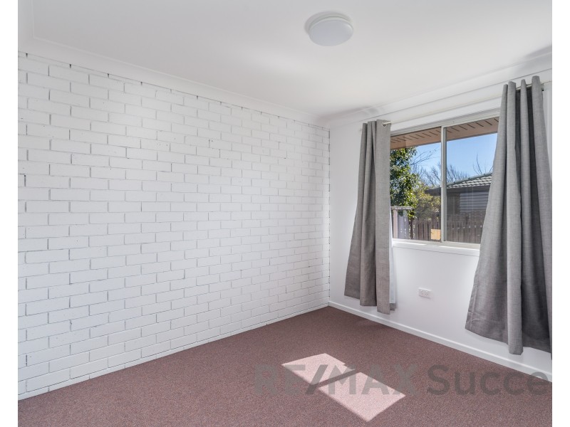 2/378 Hume Street, Centenary Heights QLD 4350