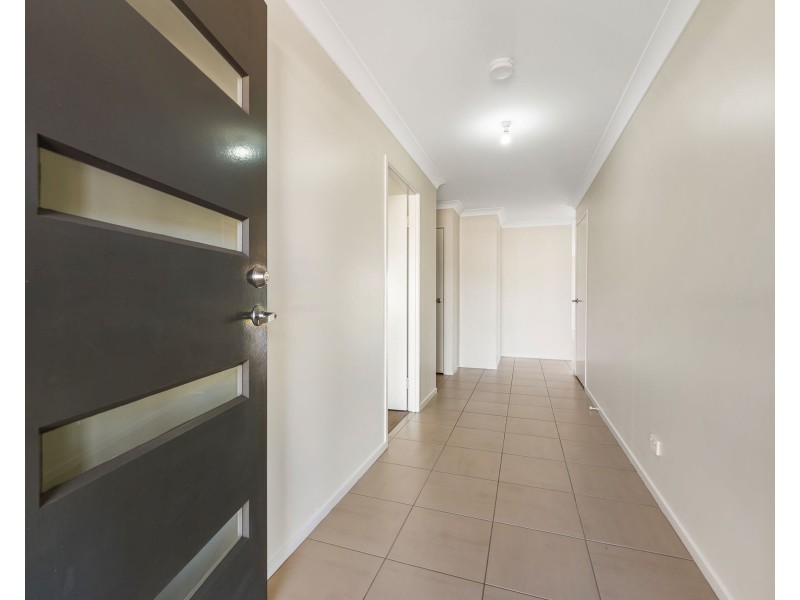 28 Phipps Drive, Meringandan West QLD 4352