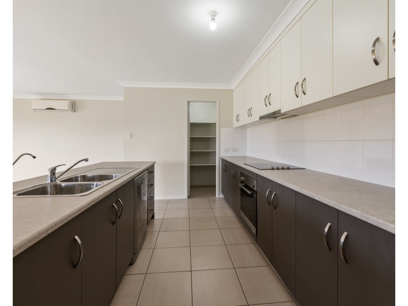 28 Phipps Drive, Meringandan West QLD 4352