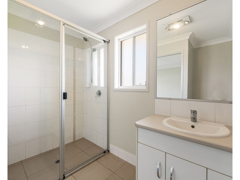 28 Phipps Drive, Meringandan West QLD 4352