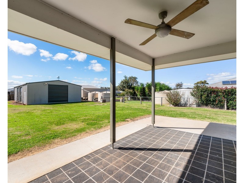 28 Phipps Drive, Meringandan West QLD 4352