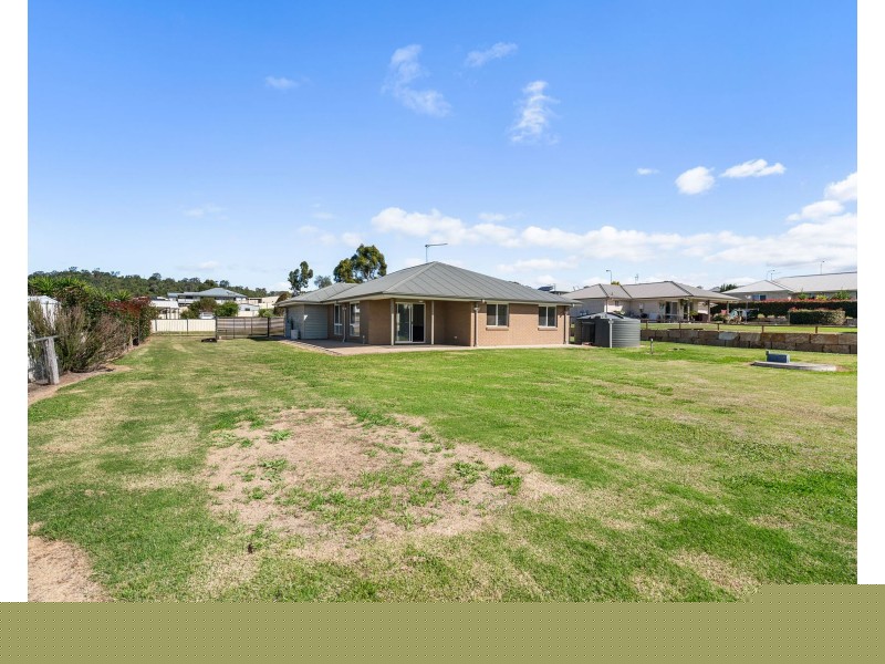 28 Phipps Drive, Meringandan West QLD 4352
