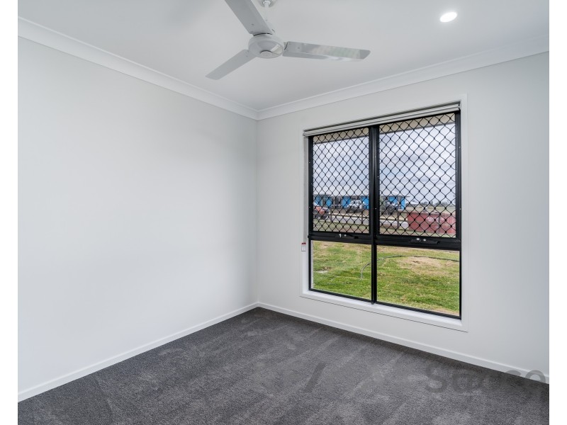 16 Aquila Drive, Meringandan West QLD 4352