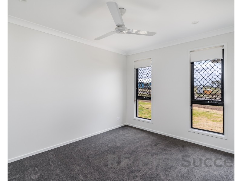 16 Aquila Drive, Meringandan West QLD 4352