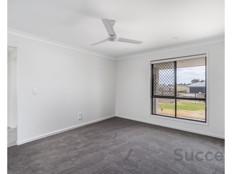 16 Aquila Drive, Meringandan West QLD 4352