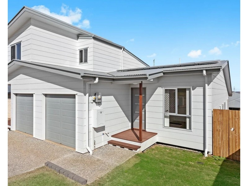 Units 1 & 2/92 Sanctuary Drive, Cranley QLD 4350