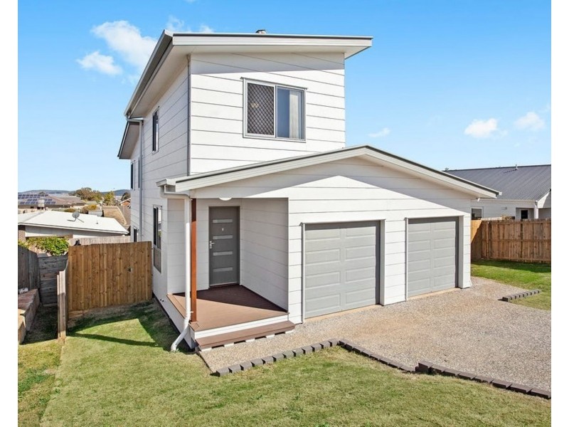 Units 1 & 2/92 Sanctuary Drive, Cranley QLD 4350