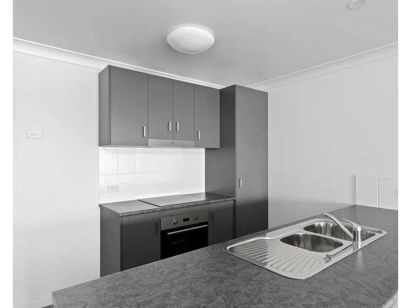 Units 1 & 2/92 Sanctuary Drive, Cranley QLD 4350