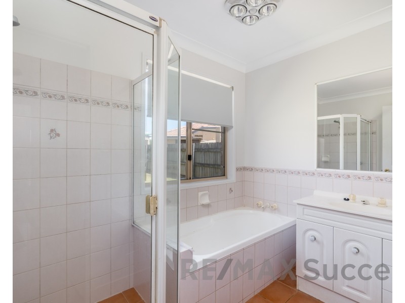 4 Audrey Court, Middle Ridge QLD 4350