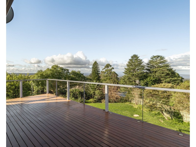 10 Skyline Drive, Blue Mountain Heights QLD 4350