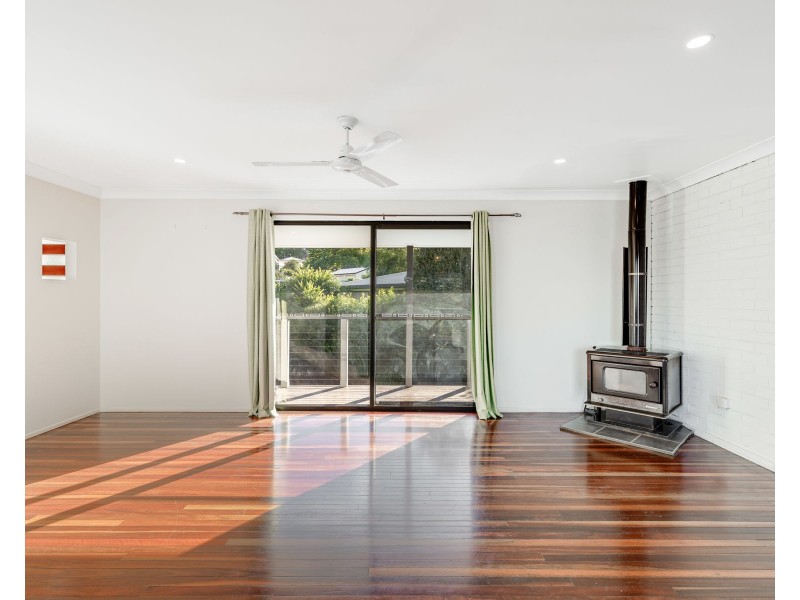 10 Skyline Drive, Blue Mountain Heights QLD 4350