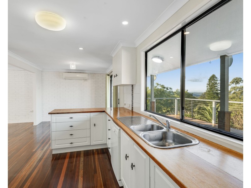 10 Skyline Drive, Blue Mountain Heights QLD 4350