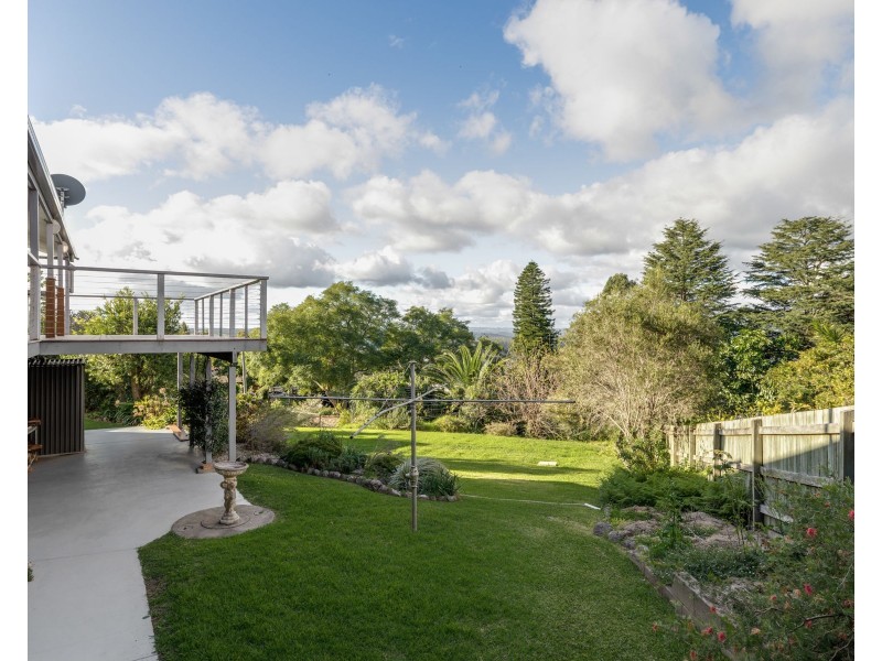 10 Skyline Drive, Blue Mountain Heights QLD 4350