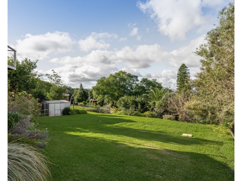 10 Skyline Drive, Blue Mountain Heights QLD 4350