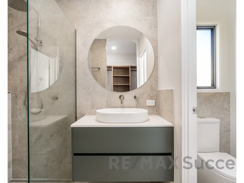 2/4 Seaton Street, South Toowoomba QLD 4350