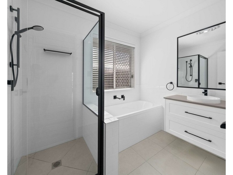 23 Hastings Avenue, Plainland QLD 4341
