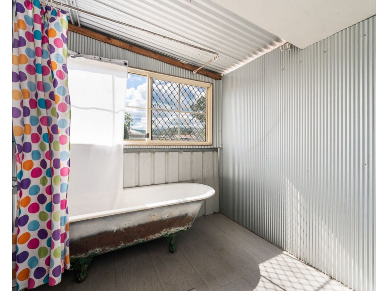 3 Penfolds Road, Murphys Creek QLD 4352