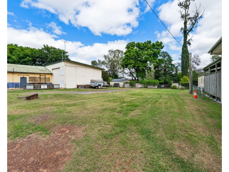 15 Railway Street, Helidon QLD 4344