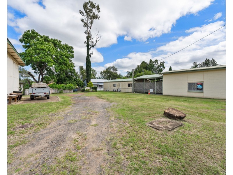 15 Railway Street, Helidon QLD 4344