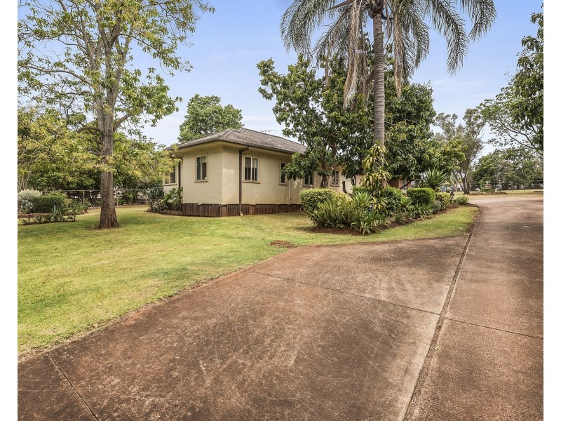 58 Hogg Street, Rockville QLD 4350