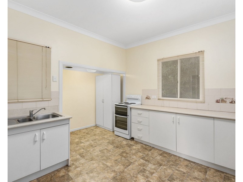 58 Hogg Street, Rockville QLD 4350